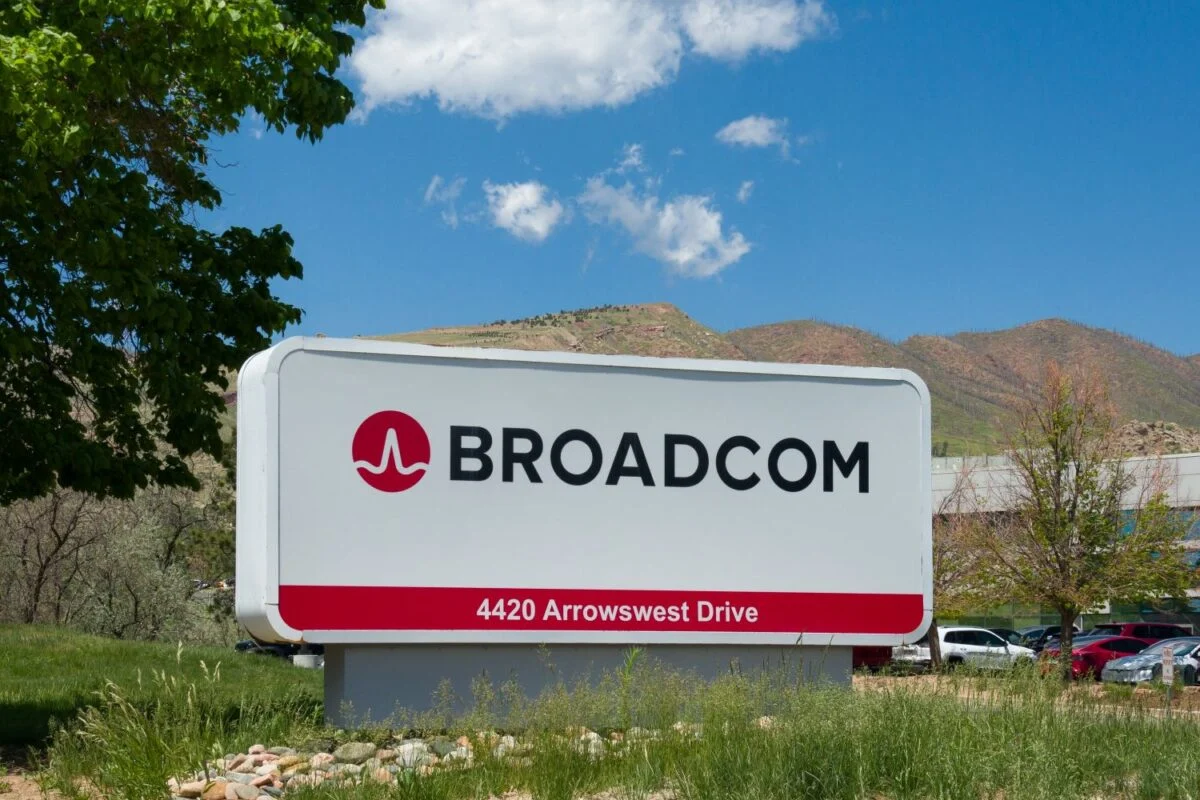 Should You Buy Broadcom (AVGO) Before March 4 Earnings Report?