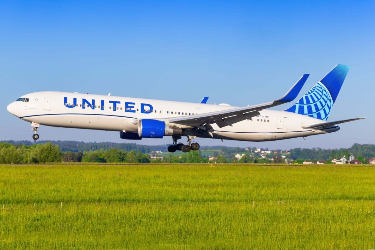 United Airlines Stock Plunges 5.88% Following Major Loyalty Program Revamp