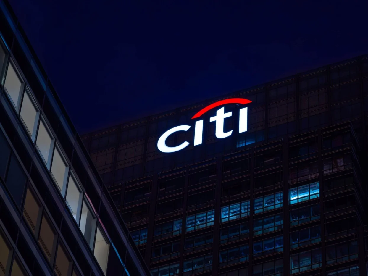 Citi Maintains 7,700 S&P 500 Forecast Amid Rising Geopolitical and Trade Tensions