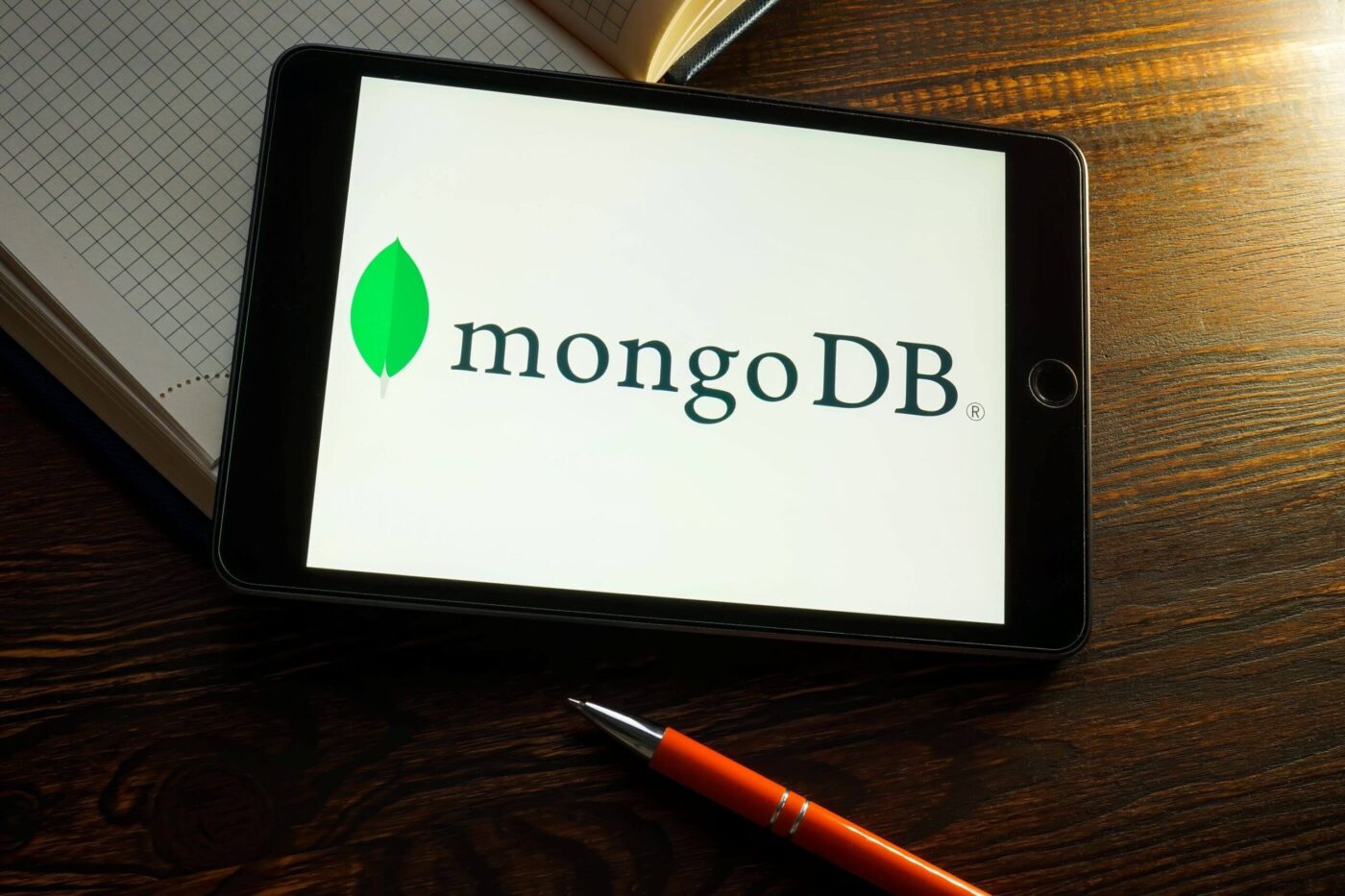 MongoDB (MDB) Plunges 24% Despite Earnings Beat as Guidance and Executive Changes Rattle Investors