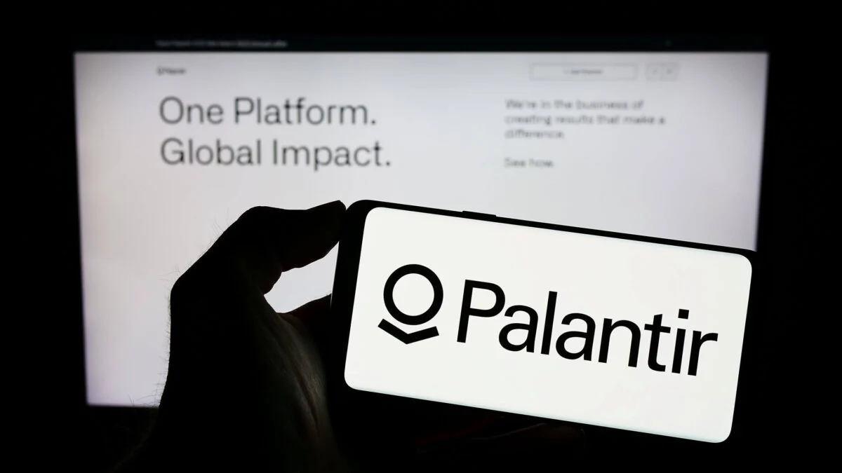 Palantir (PLTR) Shares Surge 4% as Maven AI Wins Pentagon ‘Program of Record’ Status
