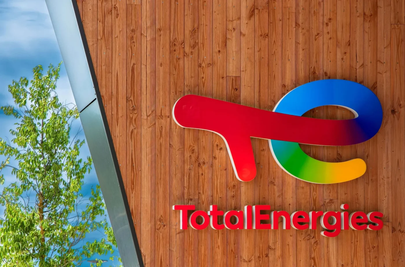 TotalEnergies (TTE) Stock Surges 35% Following Billion-Dollar Middle East Crude Trading Windfall