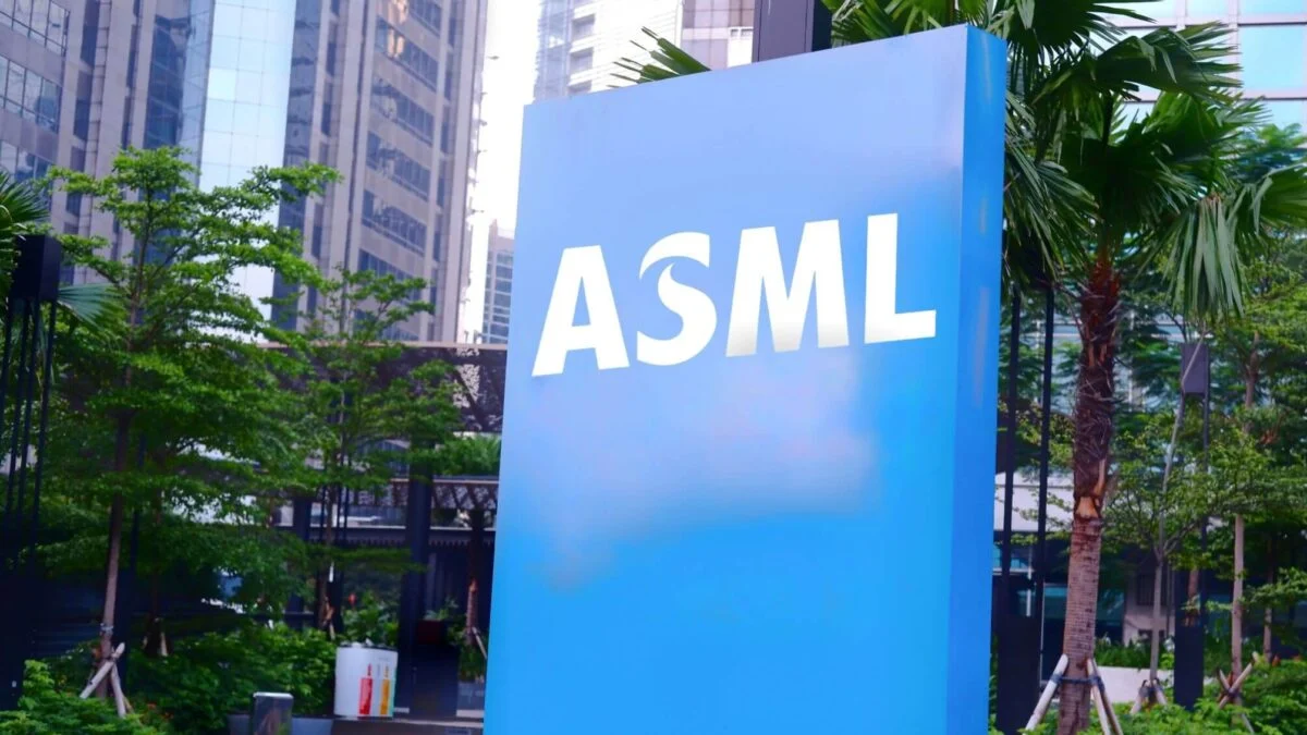 ASML (ASML) Stock Surges 5% as Analysts Confirm AI Chip Demand Remains Robust