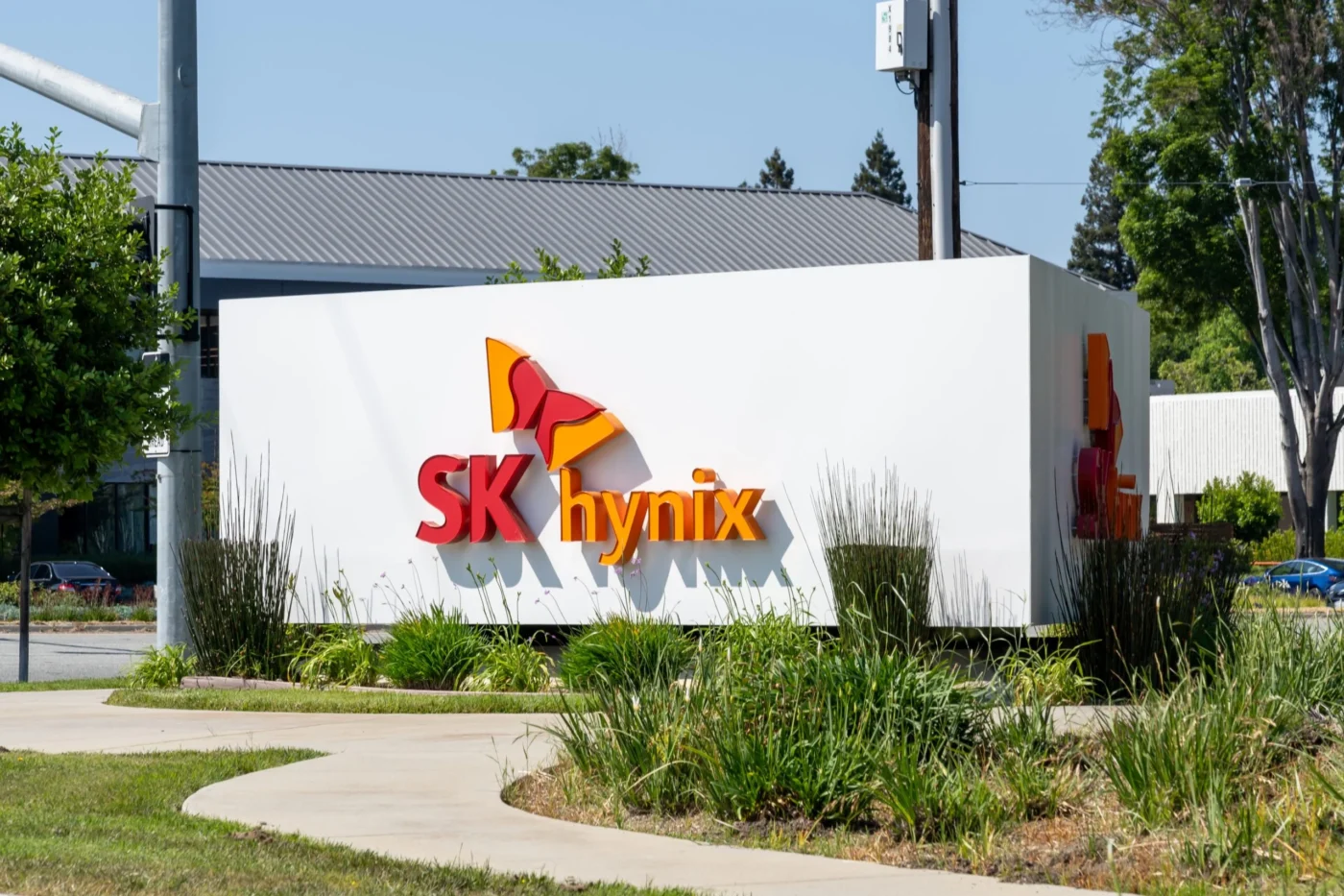 SK Hynix Shares Surge 5% Following Confidential SEC Filing for U.S. Market Debut