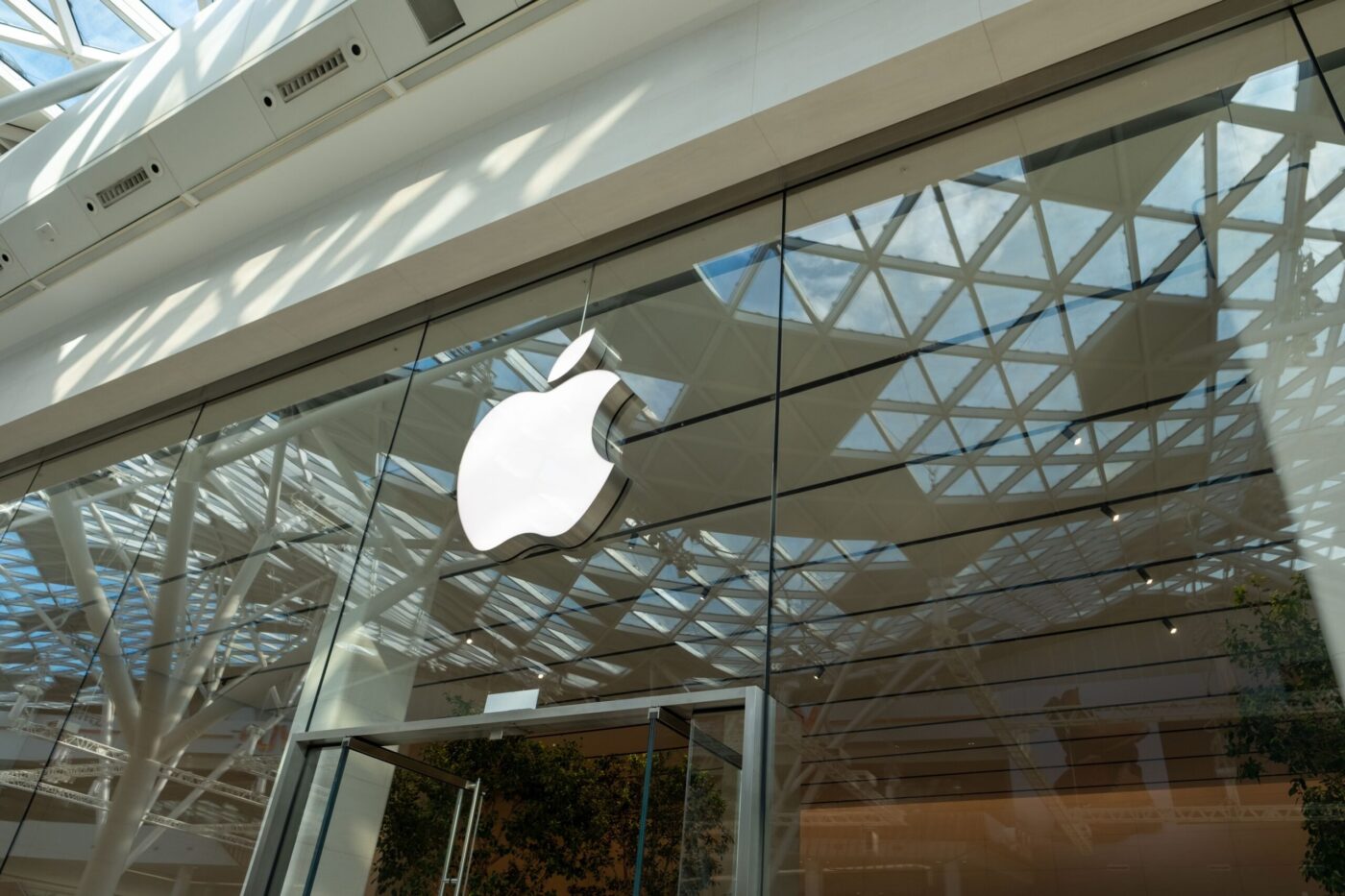 Apple (AAPL) iPhone 17e Launch: 256GB Storage Standard at $599 Price Point