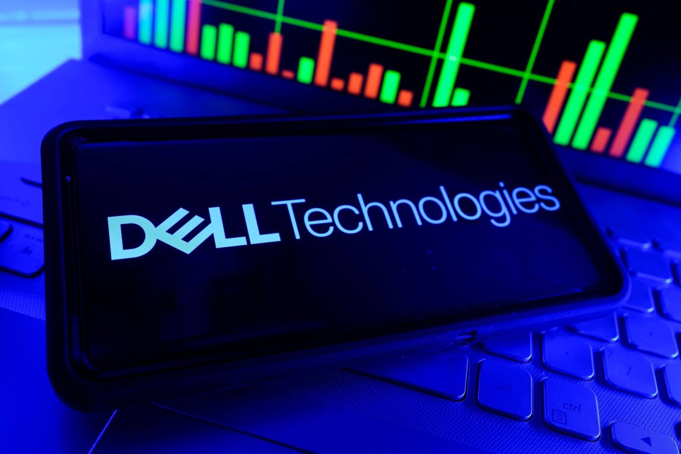 Dell Technologies (DELL) Stock Reaches Record Peak Following Goldman Sachs $215 Target