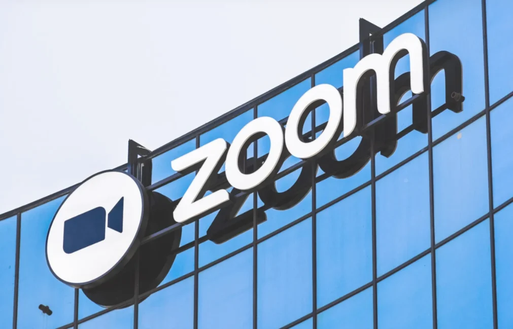 Zoom (ZM) Shares Tumble 5.7% Amid Rising AI Agent Disruption Concerns