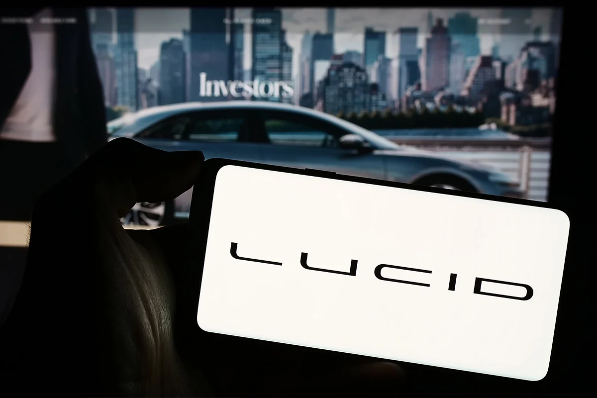 Lucid (LCID) Stock Jumps 11% Following $750M Funding Round and Major Uber Robotaxi Expansion