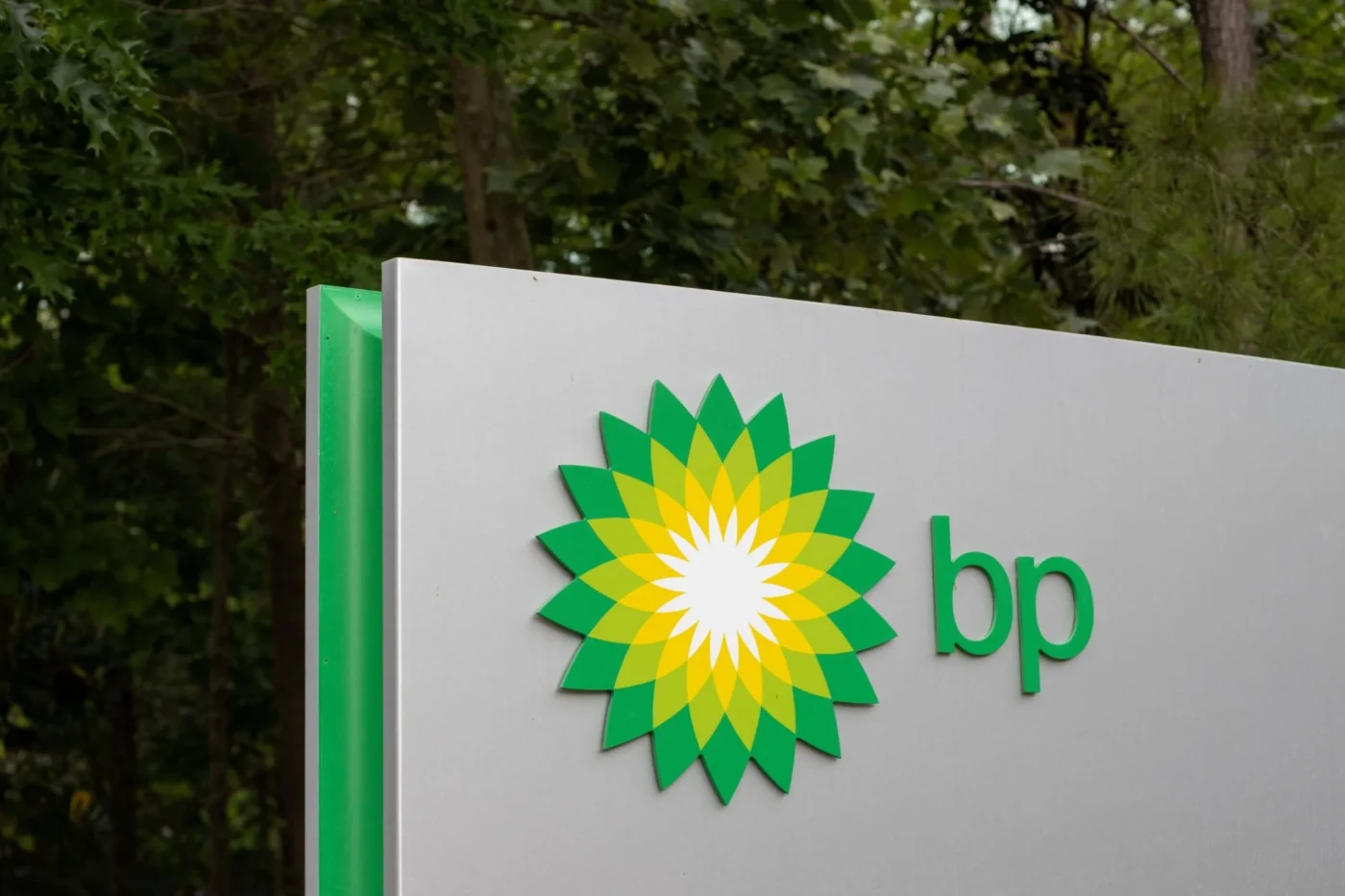 BP (BP) Stock Plunges After Chairman Ousted Over Misconduct Allegations