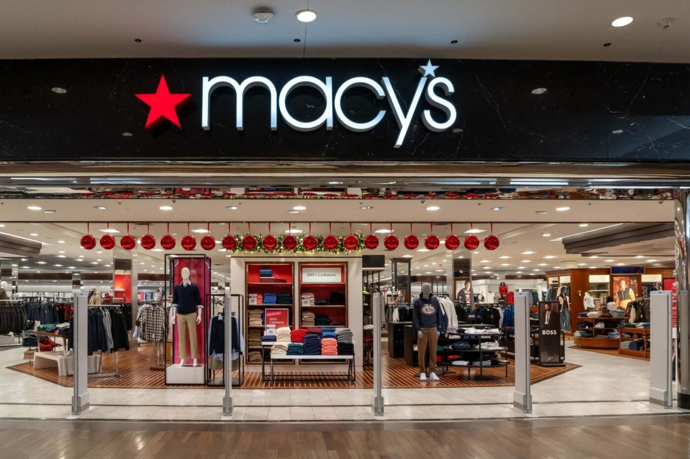 Why Berkshire Hathaway’s New Macy’s (M) Position Has Investors Buzzing