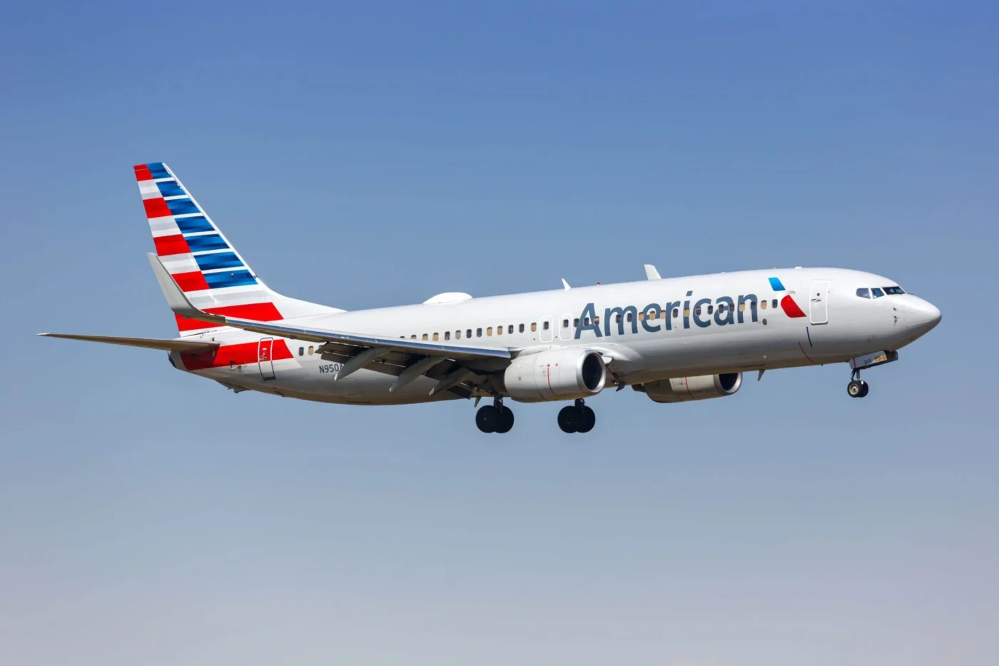 American Airlines (AAL) Stock Surges 3% as CEO Maintains Full-Year Earnings Guidance