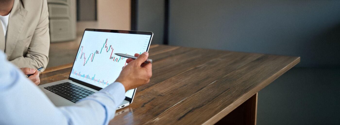 Economic Awareness as a Competitive Advantage for Investors