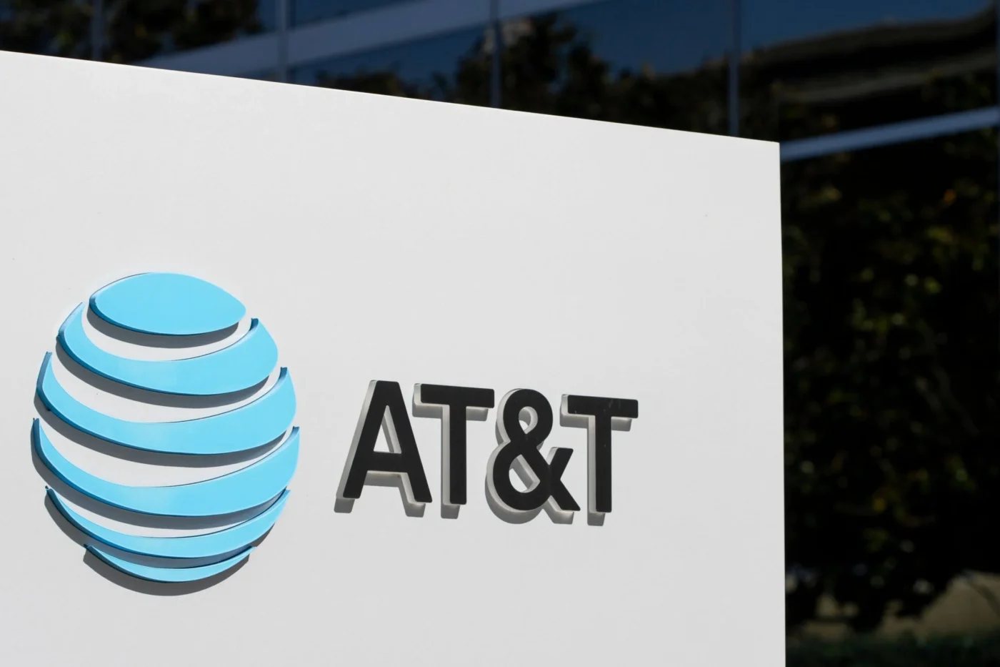 AT&T (T) Stock Plunges 4.4% on Satellite Broadband Competition Fears