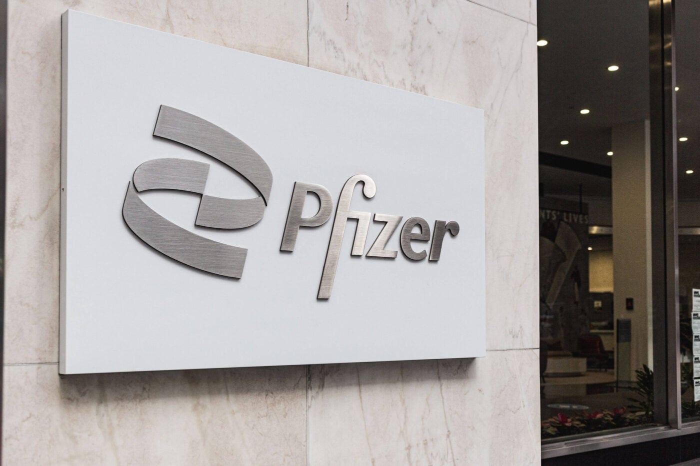Pfizer (PFE) Shares Decline 3% Following CFO Dave Denton’s Departure Announcement