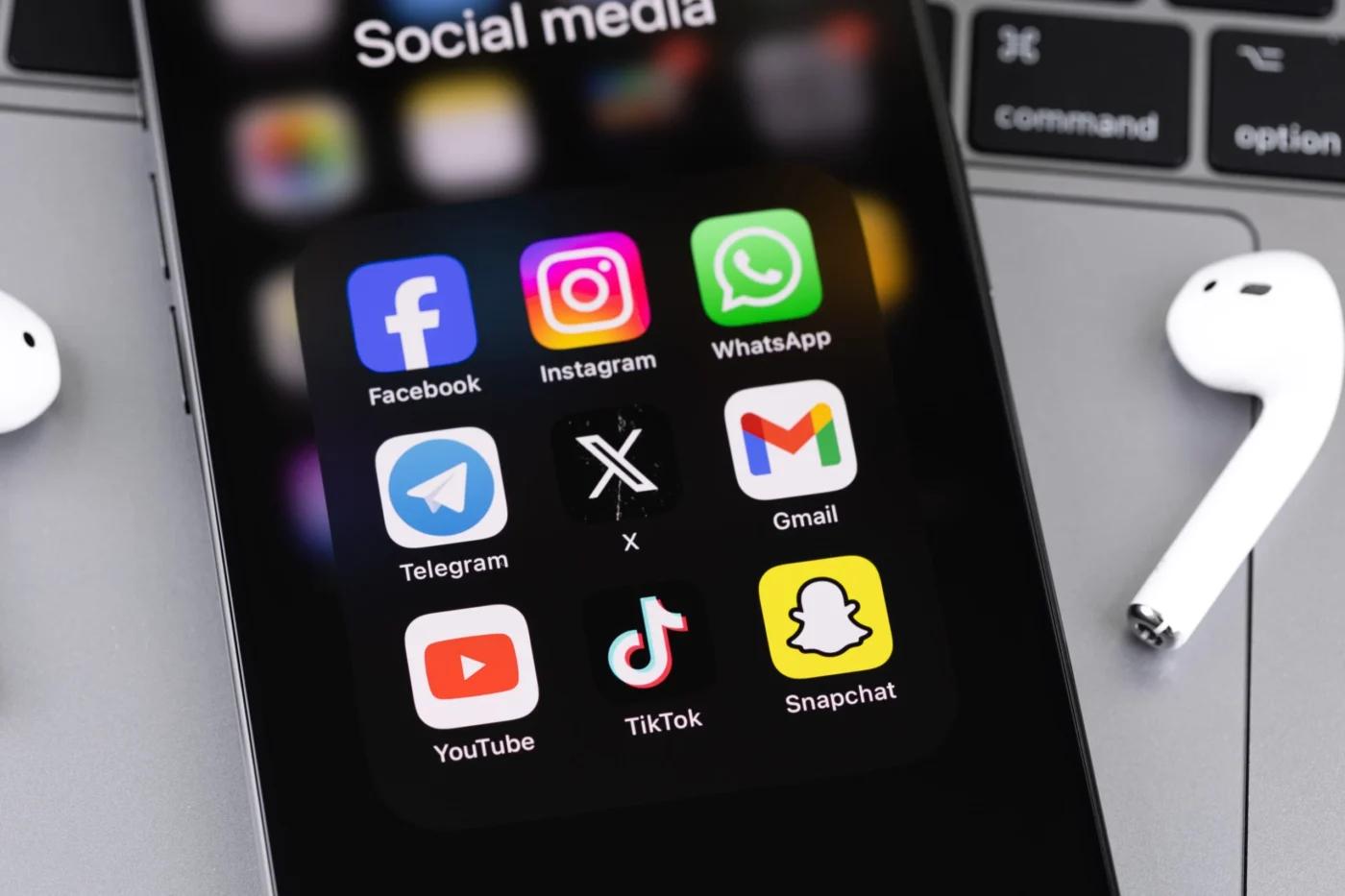 Britain Moves to Block Social Media Access for Children Under 16 by Spring 2027