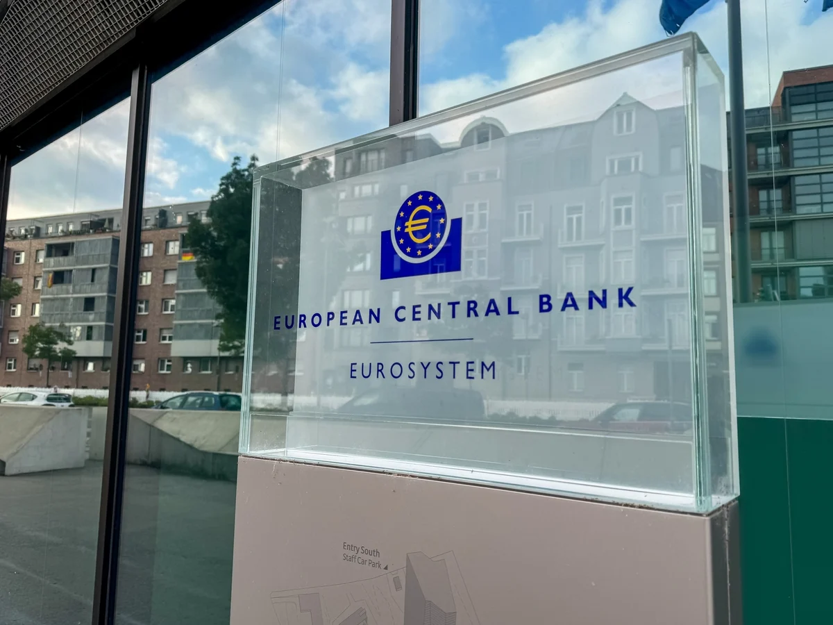 Digital Euro Moves Forward: EU Committee Greenlights Plan to Challenge Visa and Mastercard Dominance