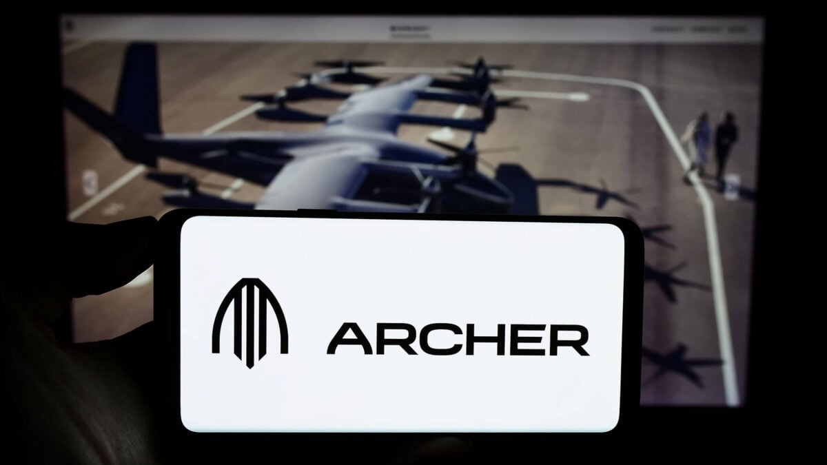 Archer Aviation (ACHR) Stock Plunges 8% Amid Cash Concerns and Dilution Worries