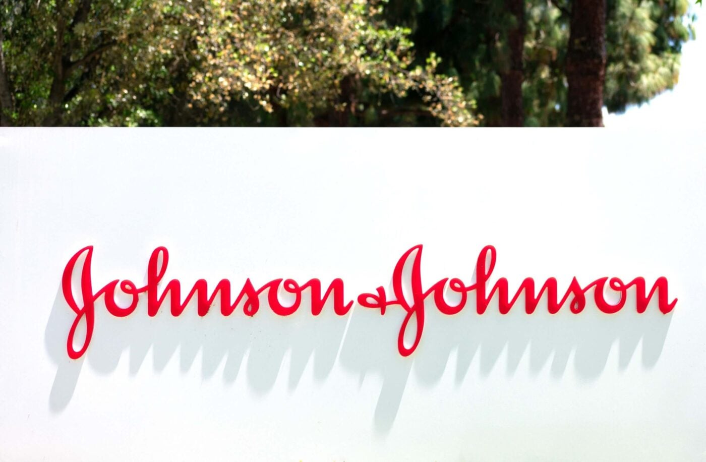 FDA Clears Johnson & Johnson (JNJ) OTTAVA Robot: Stock Jumps Nearly 2%
