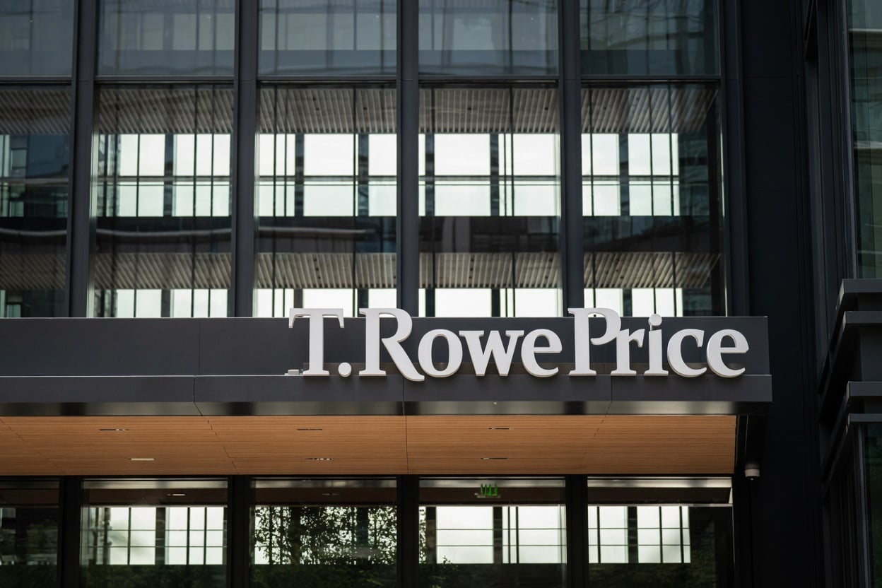 T. Rowe Price Debuts TKNZ: First Actively Managed Multi-Crypto ETF Enters Market