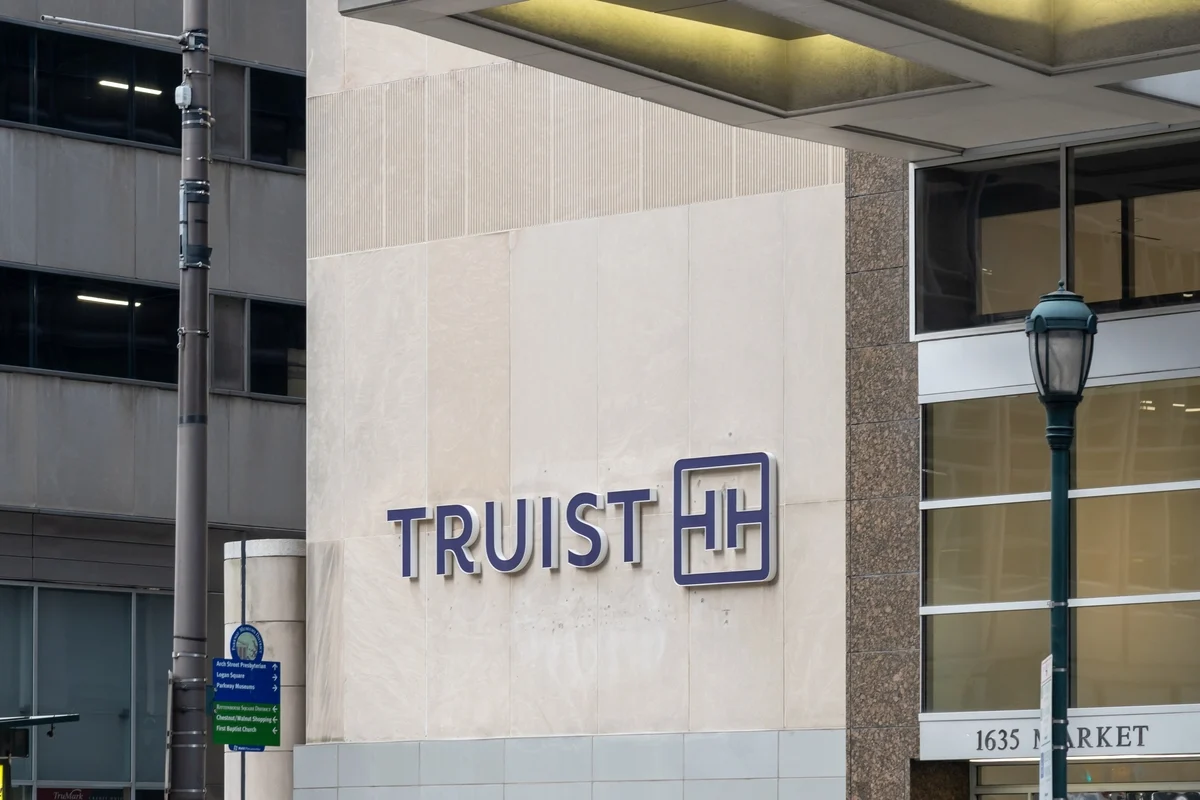 Truist Financial (TFC) Stock Climbs on Strong Q2 Results as CEO Transition Looms
