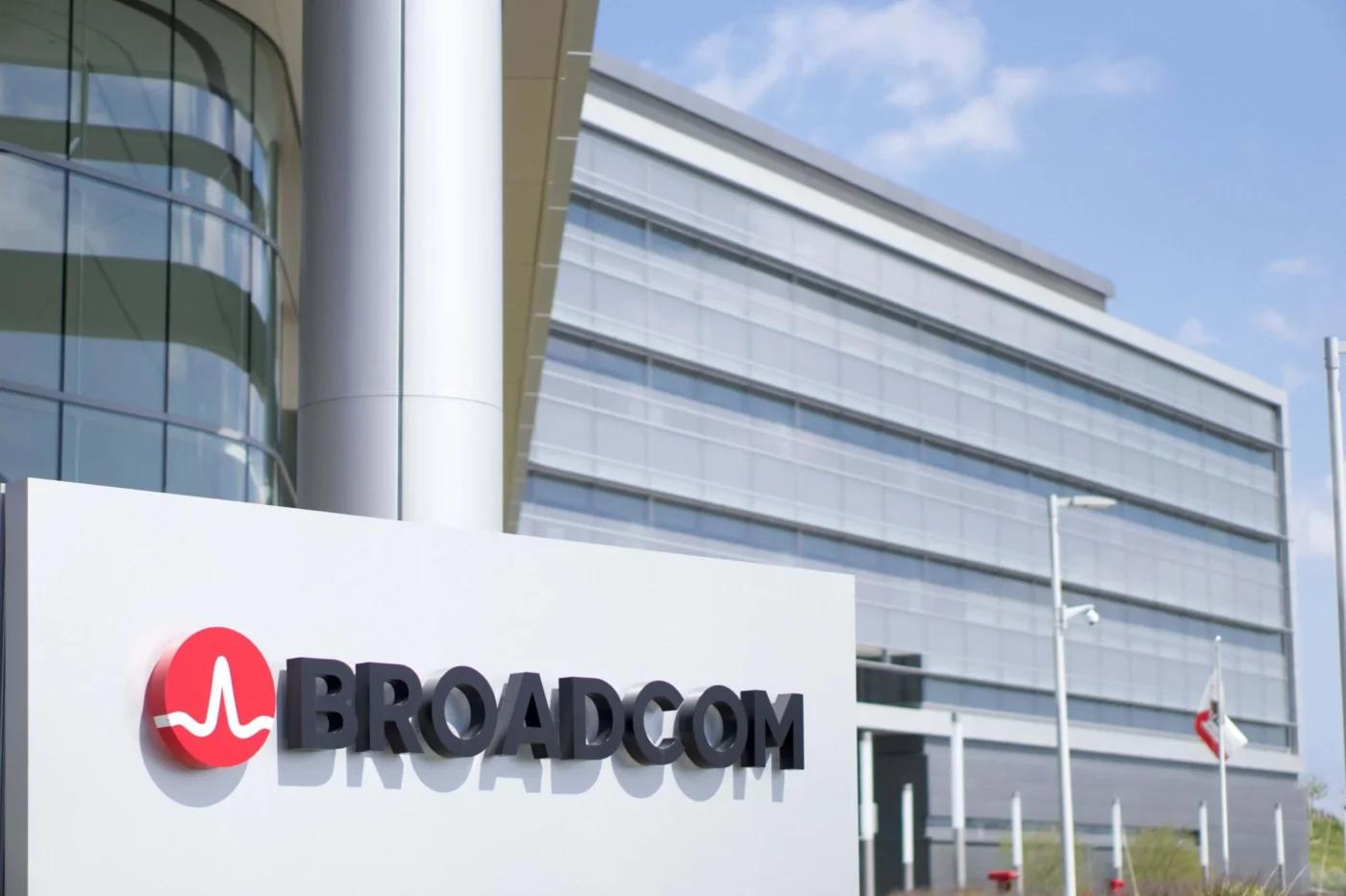 Broadcom (AVGO) Remains Analysts’ Favorite Semiconductor Play Despite Marvell Competition