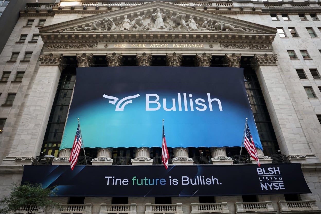 Bullish (BLSH) Stock Climbs Despite $280M Loss as Q2 Revenue Surges 62%