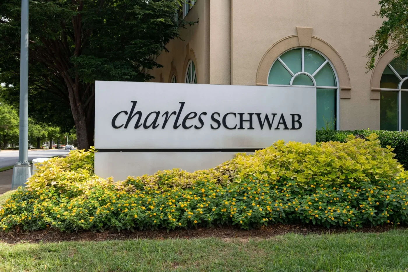 Charles Schwab (SCHW) Stock Climbs as Crypto Trading Integration Fuels Revenue Potential