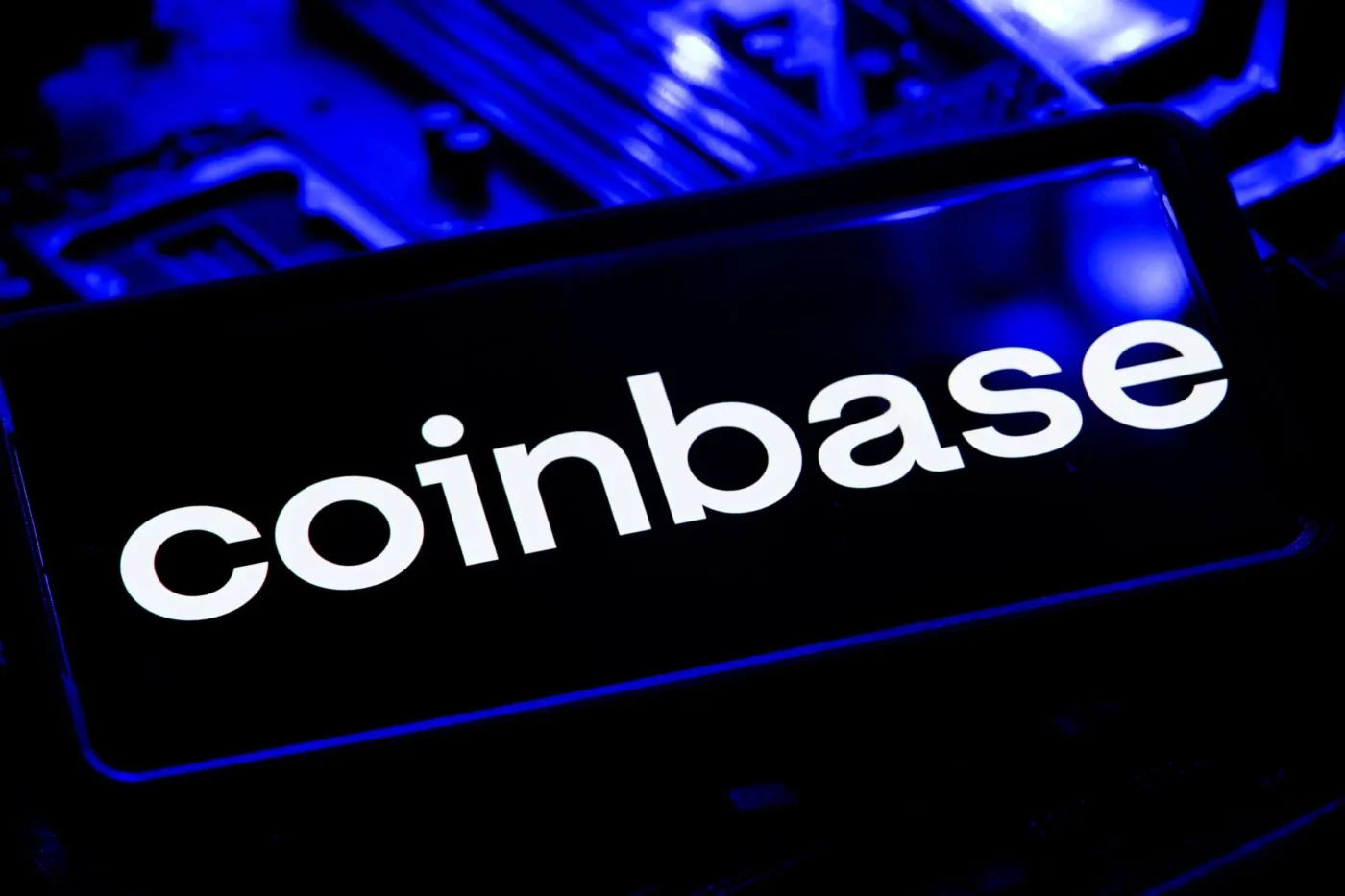 Coinbase (COIN) Stock: Abu Dhabi Grants License for Blockchain Securities Hub