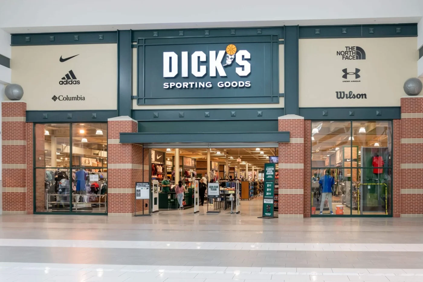 Dick’s Sporting Goods (DKS) Stock: Q2 Earnings Report Ahead with Foot Locker Integration in Focus