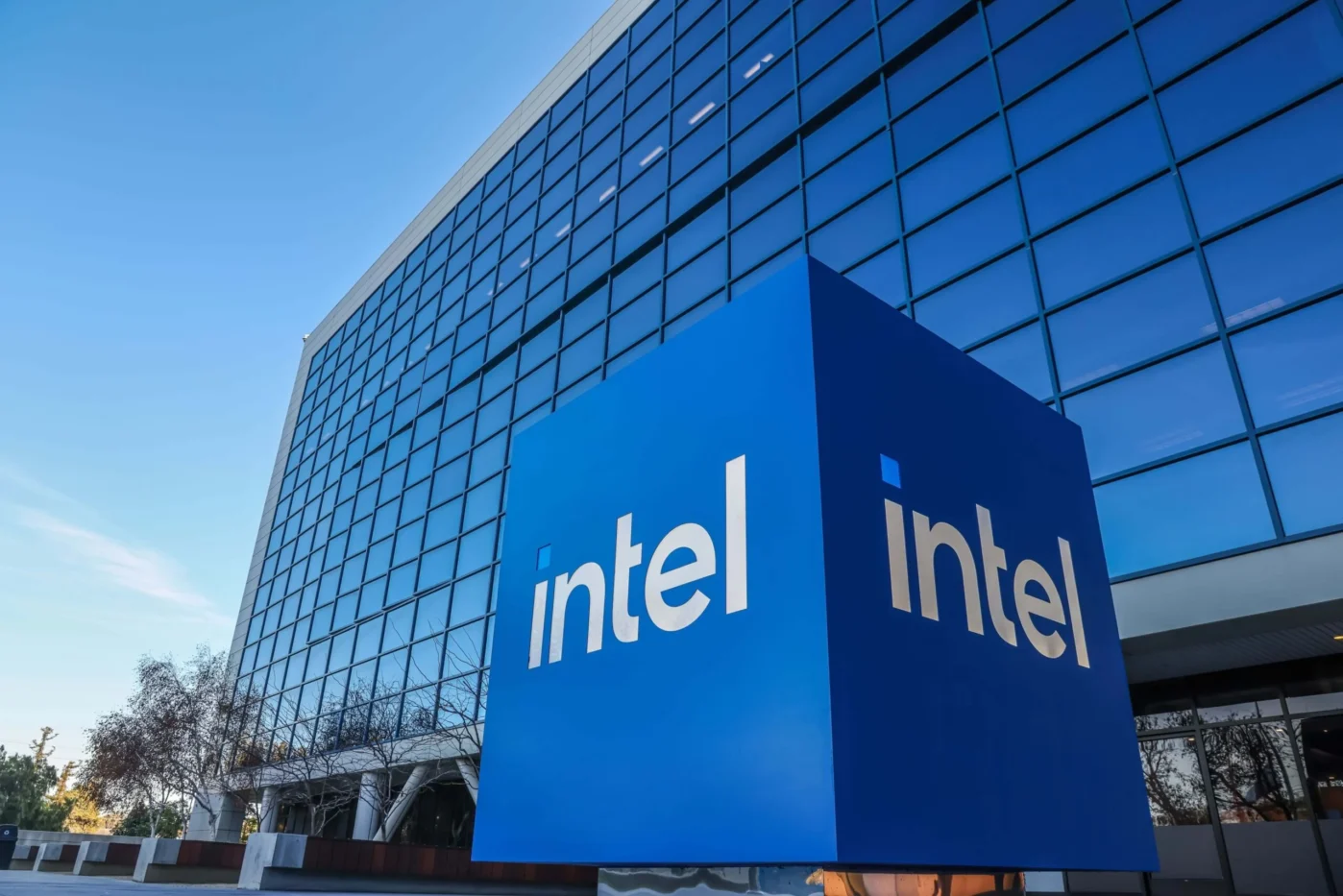 Intel (INTC) Stock Slides 3% Following $15 Billion Equity Offering Announcement