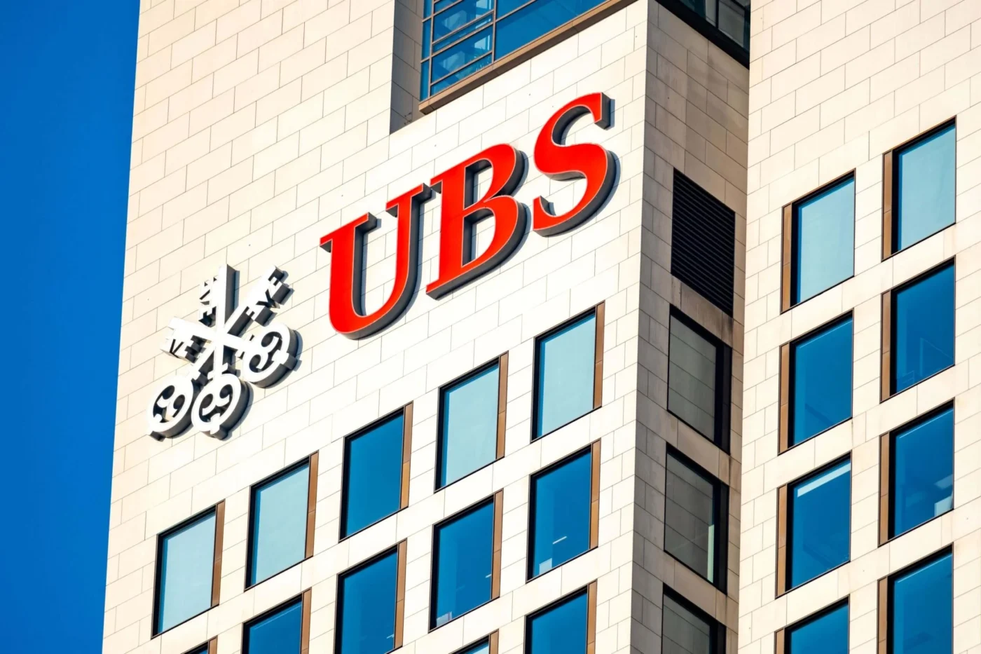 UBS Upgrades S&P 500 Forecast to 8,100 as Bull Run Eyes 2027 Horizon