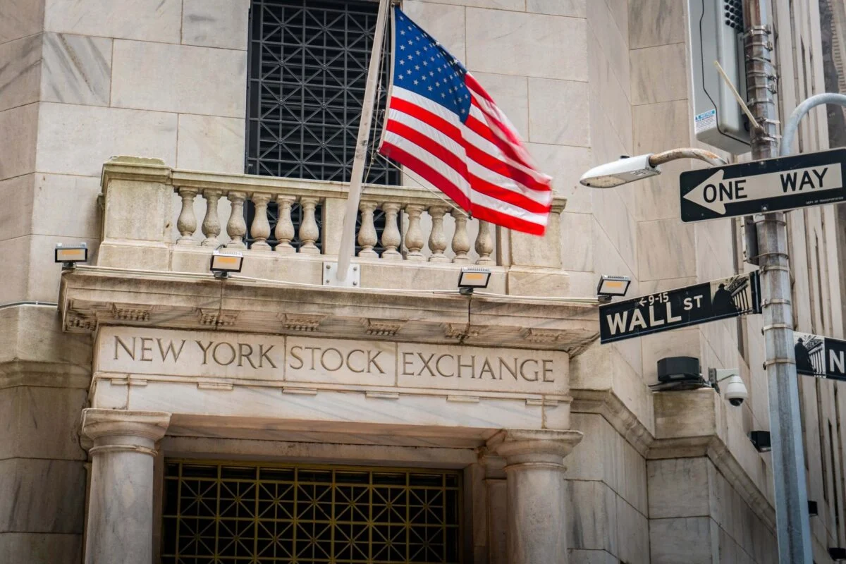 Nasdaq Futures Climb on Airbnb (ABNB) and Cloudflare (NET) Earnings as July Jobs Data Looms