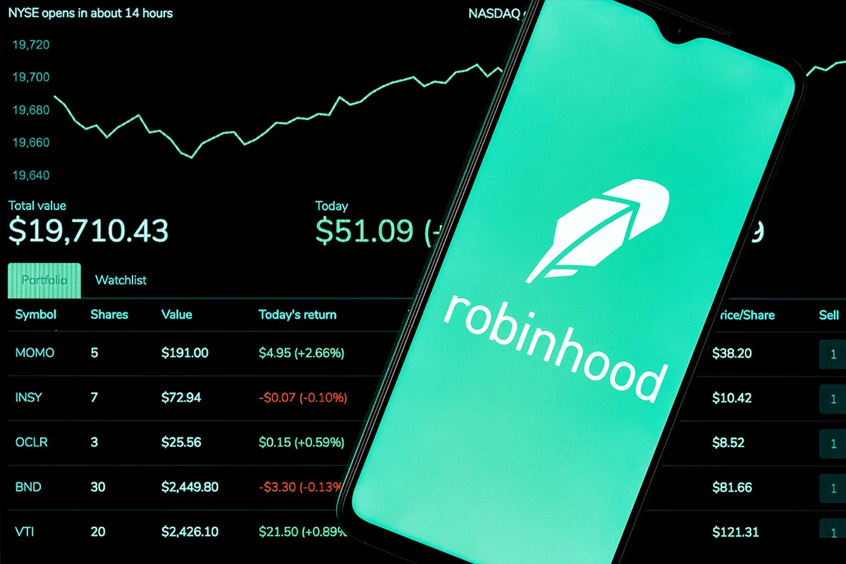 Robinhood (HOOD) Stock Climbs as UK Crypto Trading Launches with 50+ Digital Assets