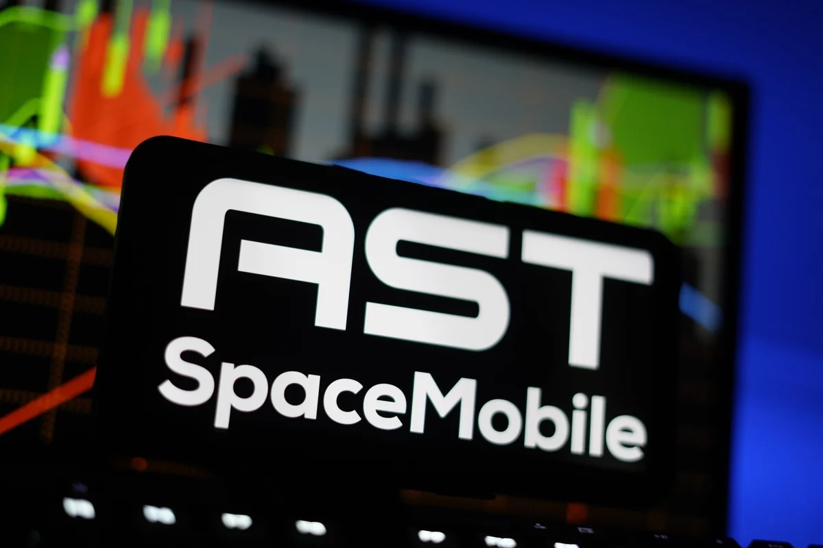 AST SpaceMobile (ASTS) Stock Rallies on European BlueBird Network Expansion Across Eight Nations
