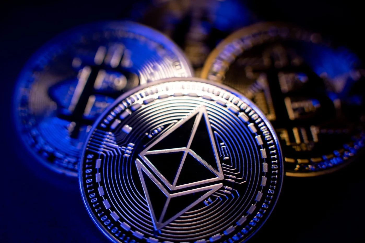 Bitcoin (BTC), Ethereum (ETH), and Solana (SOL) Navigate Treasury Yield Surge