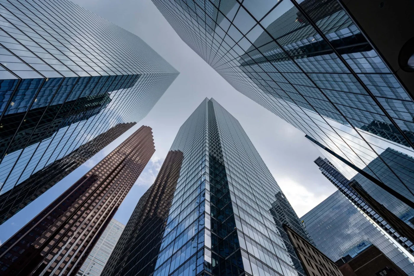 Bank Stocks Tumble as Meta’s AI Agent Muse Threatens Financial Services Disruption