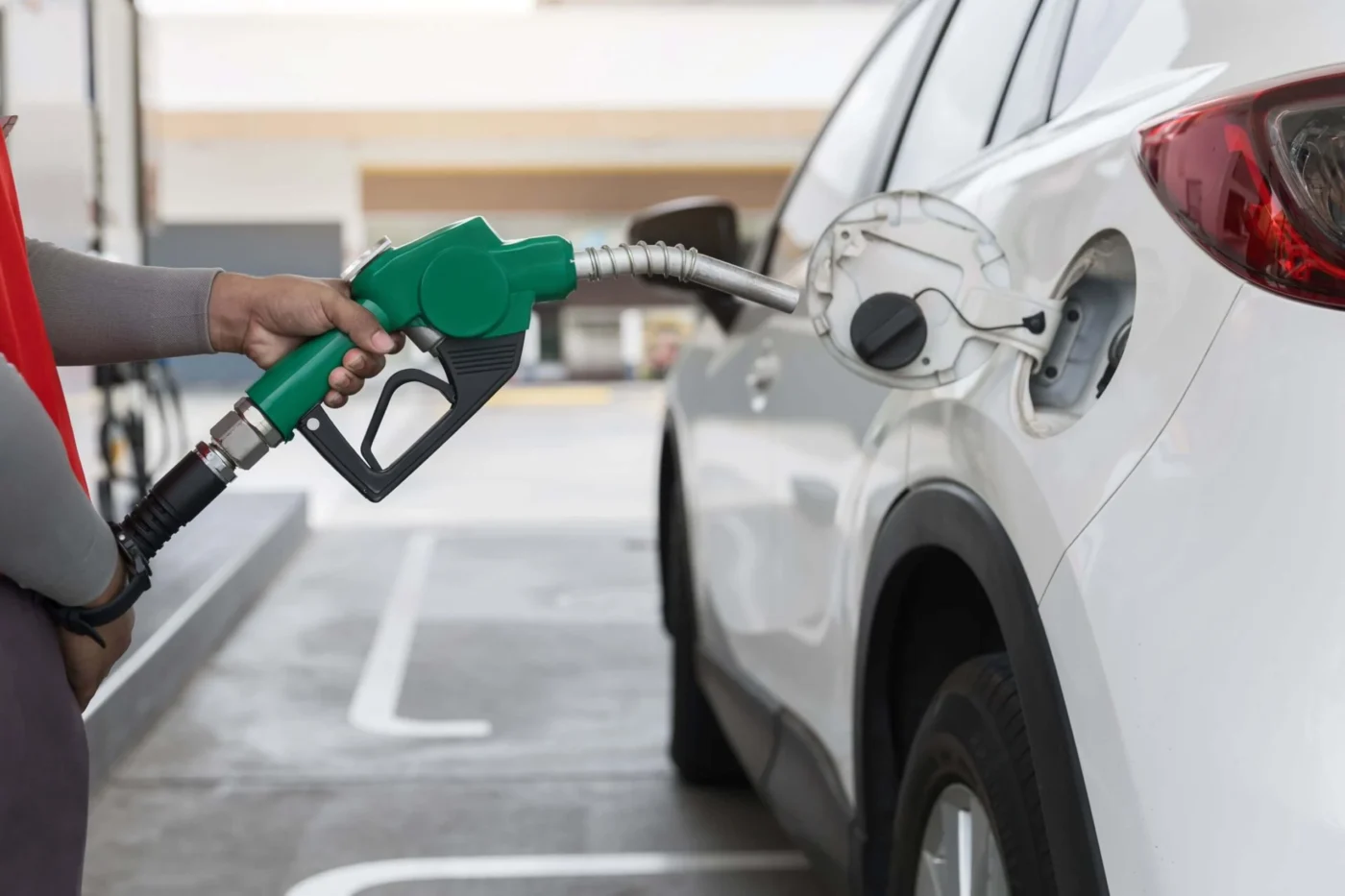 Diesel Prices Surge Past $6.50 Per Gallon Amid Middle East Tensions and Export Curbs