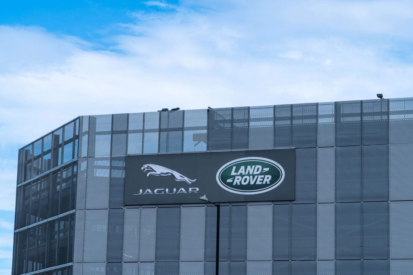 JLR Announces 4,000 Job Cuts Amid Tariff Pressures and Rising Competition