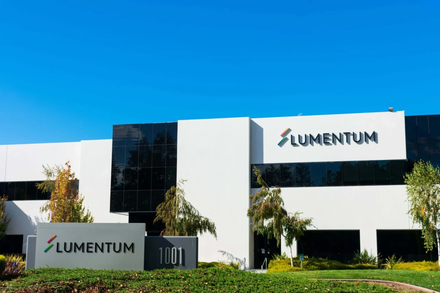 Lumentum (LITE) Stock Surges 6.7% as Optical Network Sector Stages Wednesday Recovery