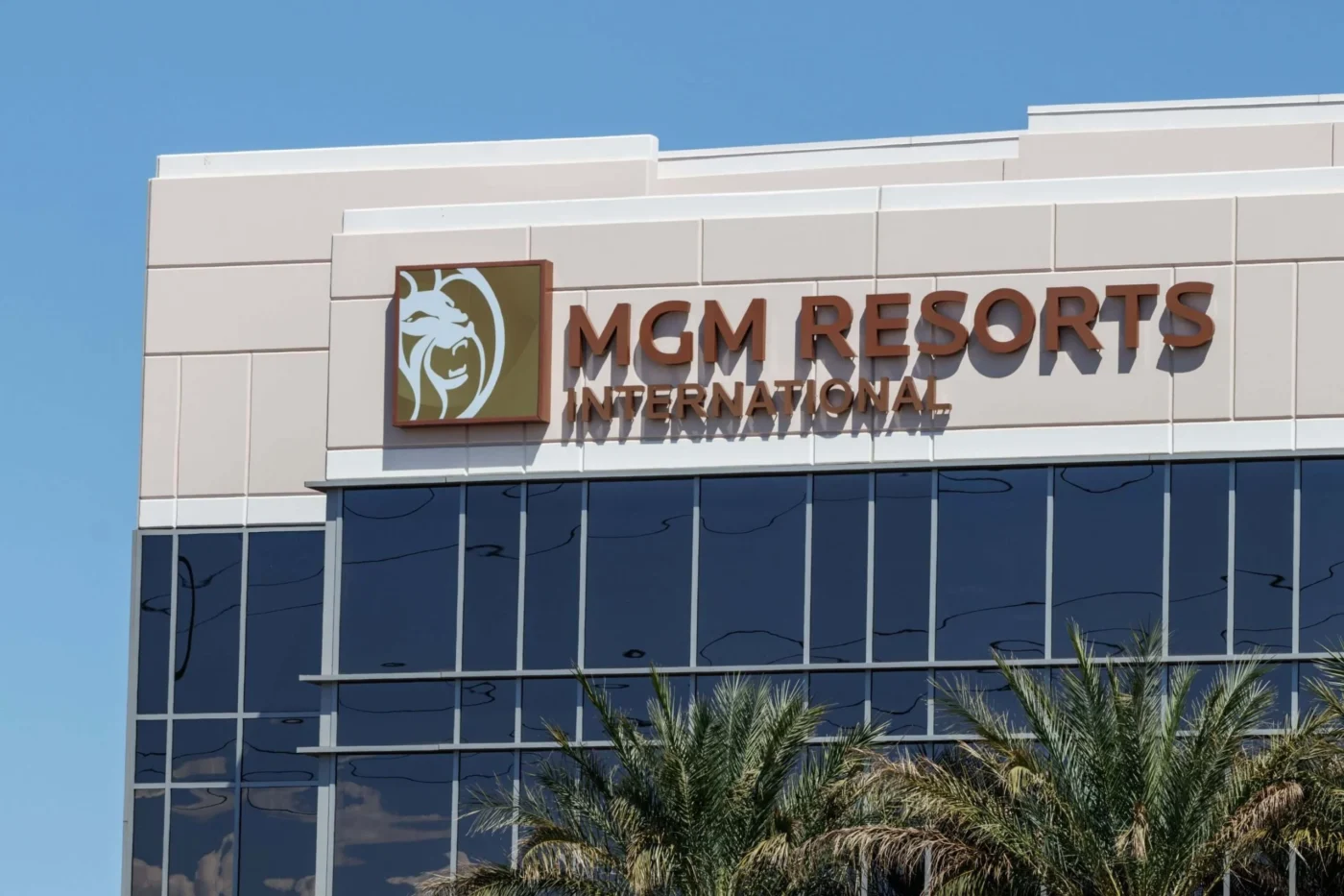 MGM Resorts (MGM) Stock Drops 11% as Casino Giant Considers Acquisition of Barry Diller’s People Inc