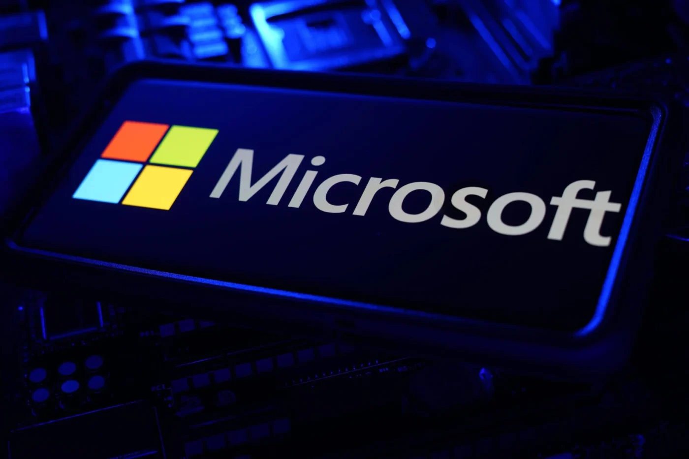 Microsoft (MSFT) Stock Climbs on Azure Pricing Strategy and Mid-40s Growth Momentum