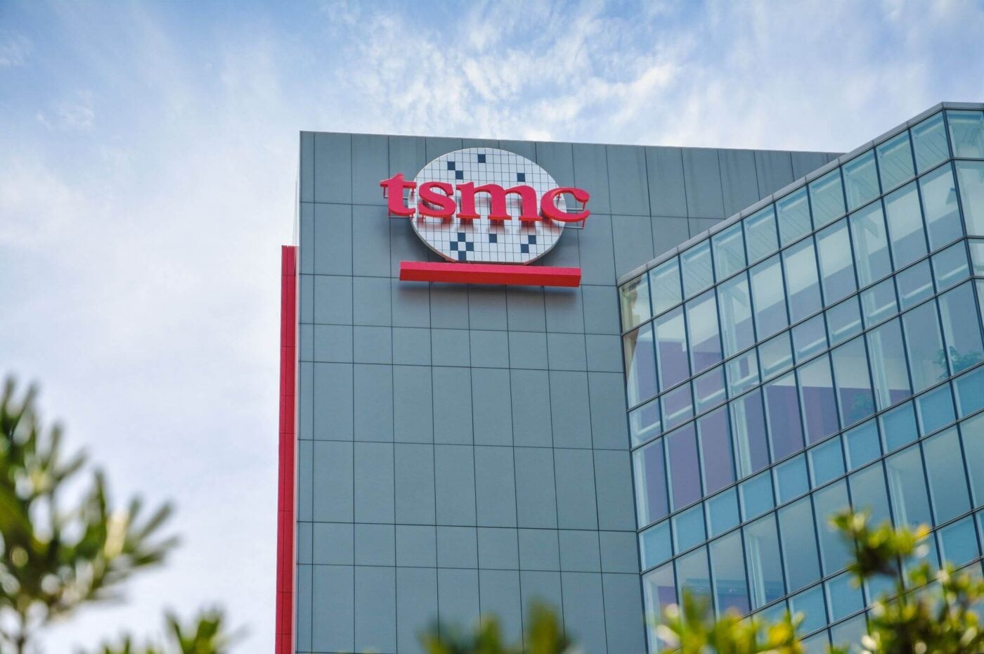 Taiwan Semiconductor (TSM) Stock: Wells Fargo Projects Equipment Sector Gains From 2nm Expansion