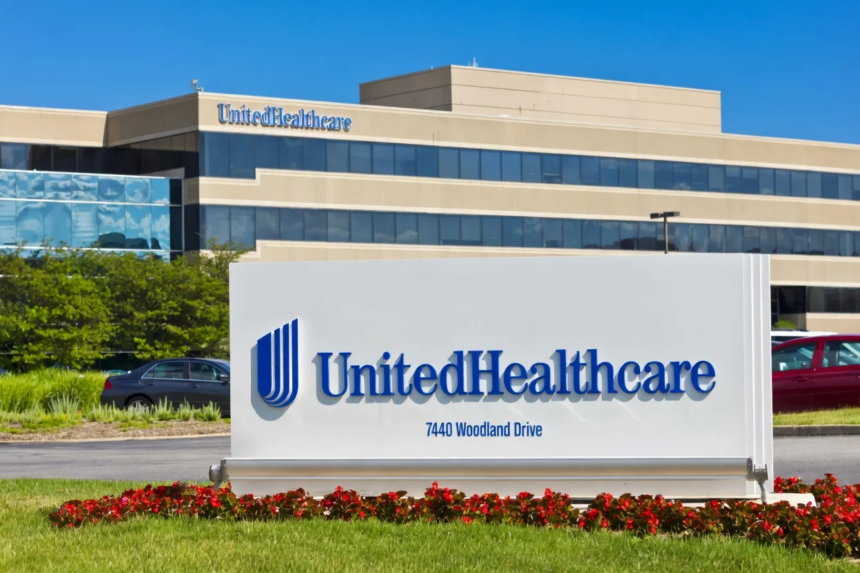 UnitedHealth (UNH) Stock Tumbles 5% Despite Strong Analyst Support and Bullish Price Targets