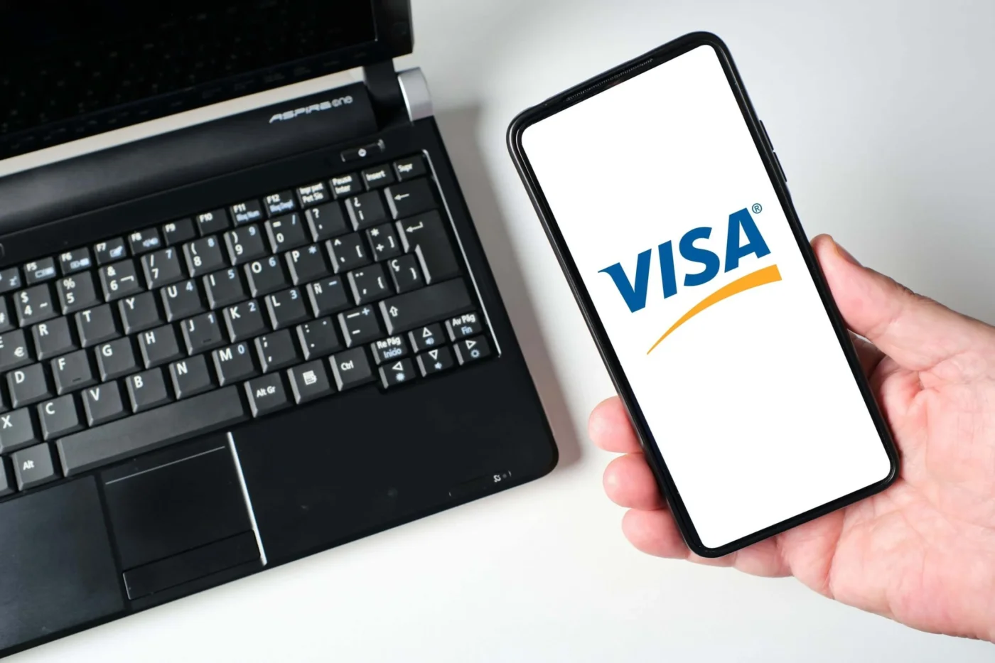 Visa (V) Stock: Stablecoin Settlements Soar as Blockchain Lending Takes Center Stage