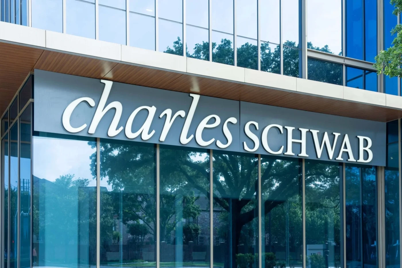 Charles Schwab (SCHW) Stock Falls 5% Despite Earning $2.9 Billion in Q3
