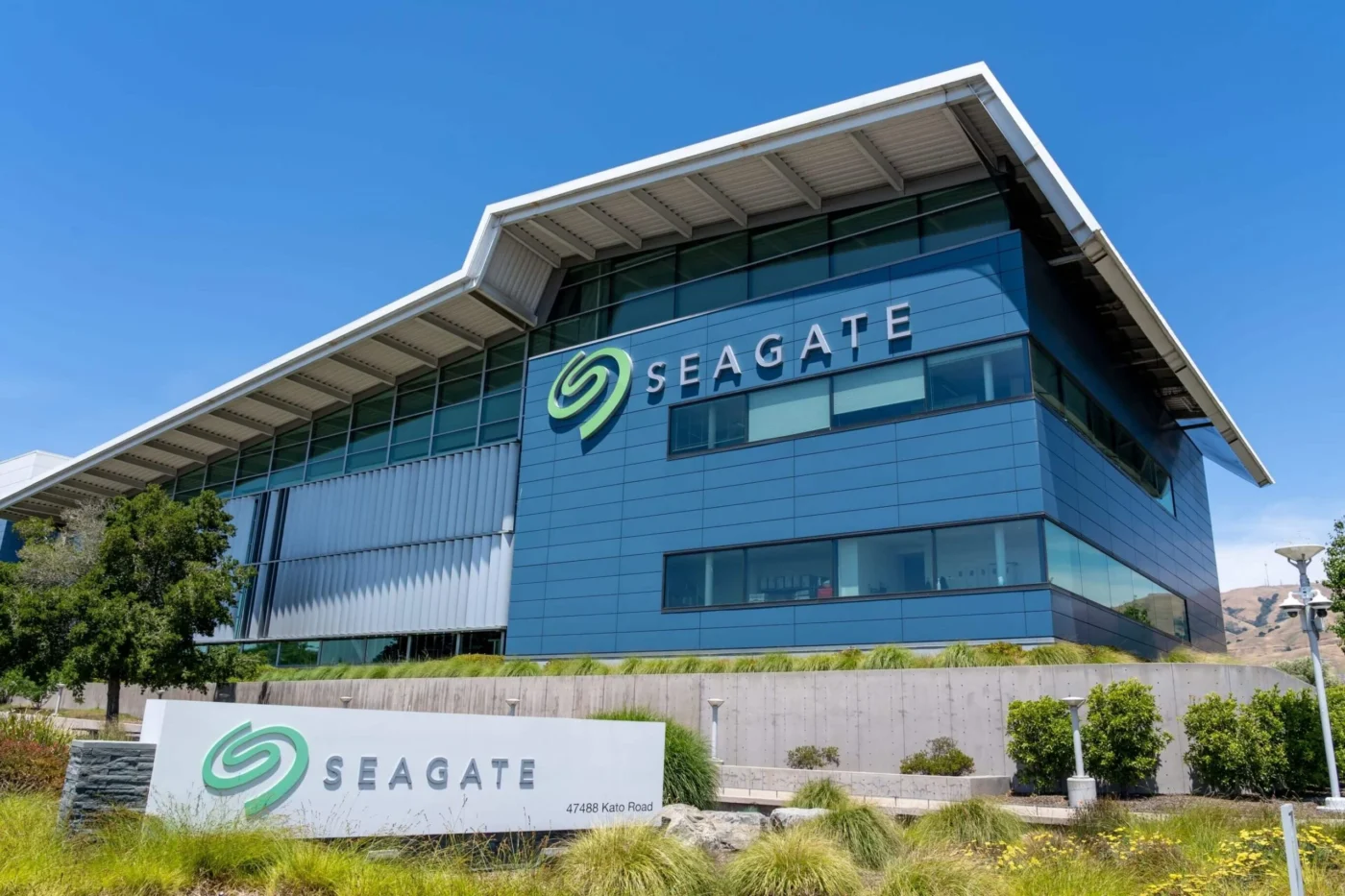Seagate Technology (STX) Delivers 61% Revenue Growth and $1.76B Profit in Fiscal Q1 2027